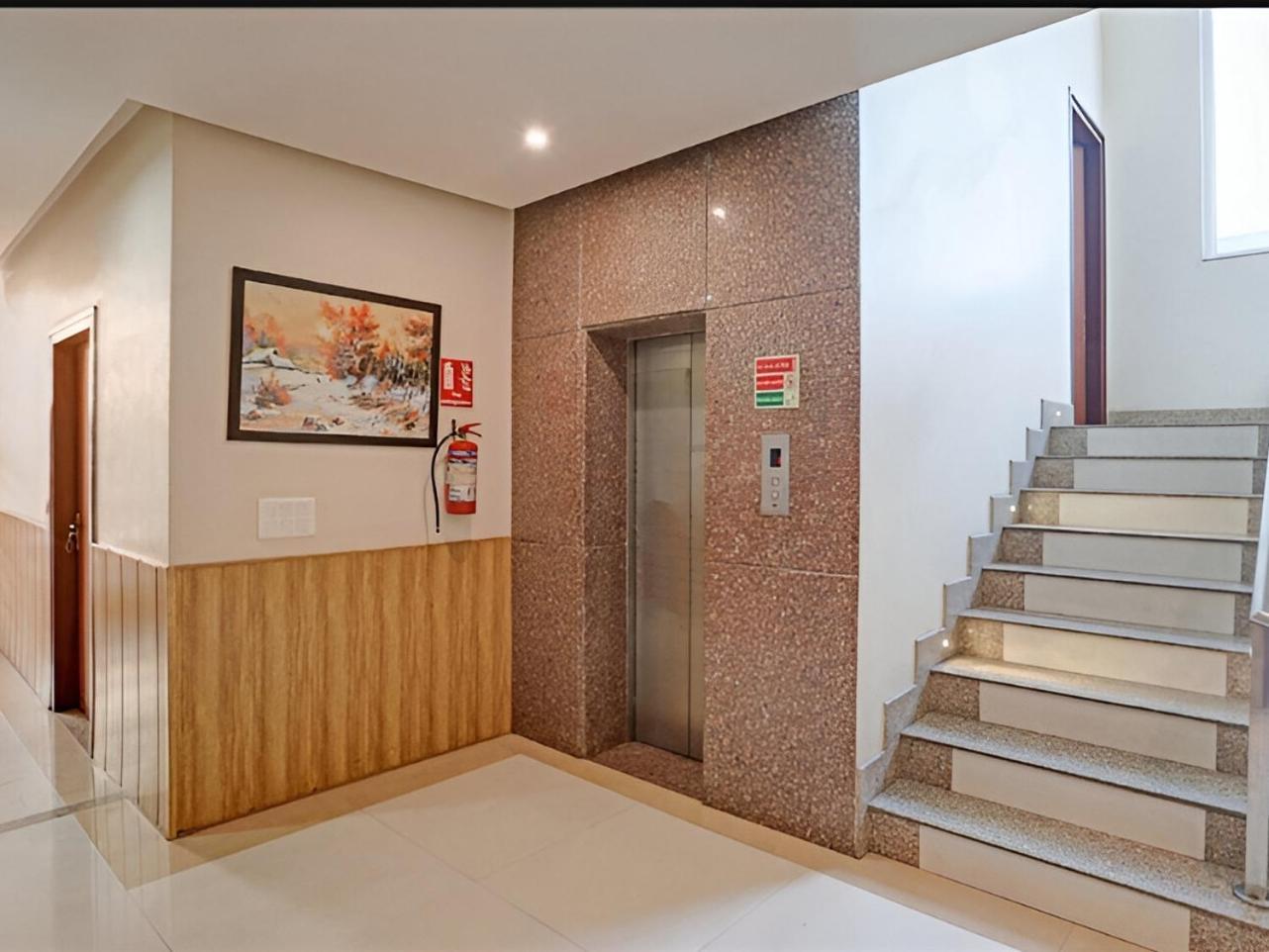 Private At Hare Krishna Orchid Near Prem Mandir Homestay *